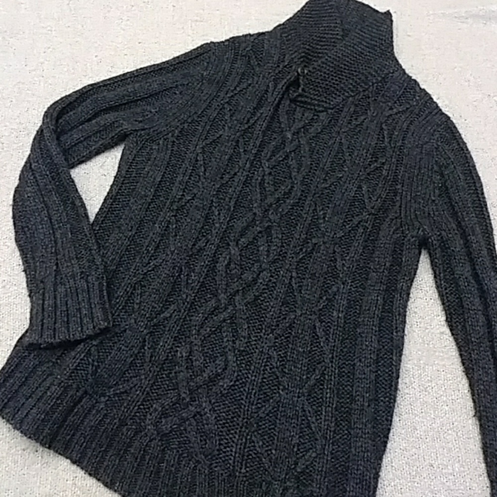 EUC Tommy Bahama Cable Knit Sweater